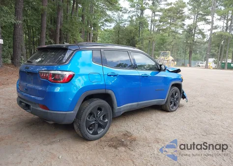 2018 Jeep Compass Altitude 4X4 from USA, damaged, VIN 3C4NJDBB2JT299195